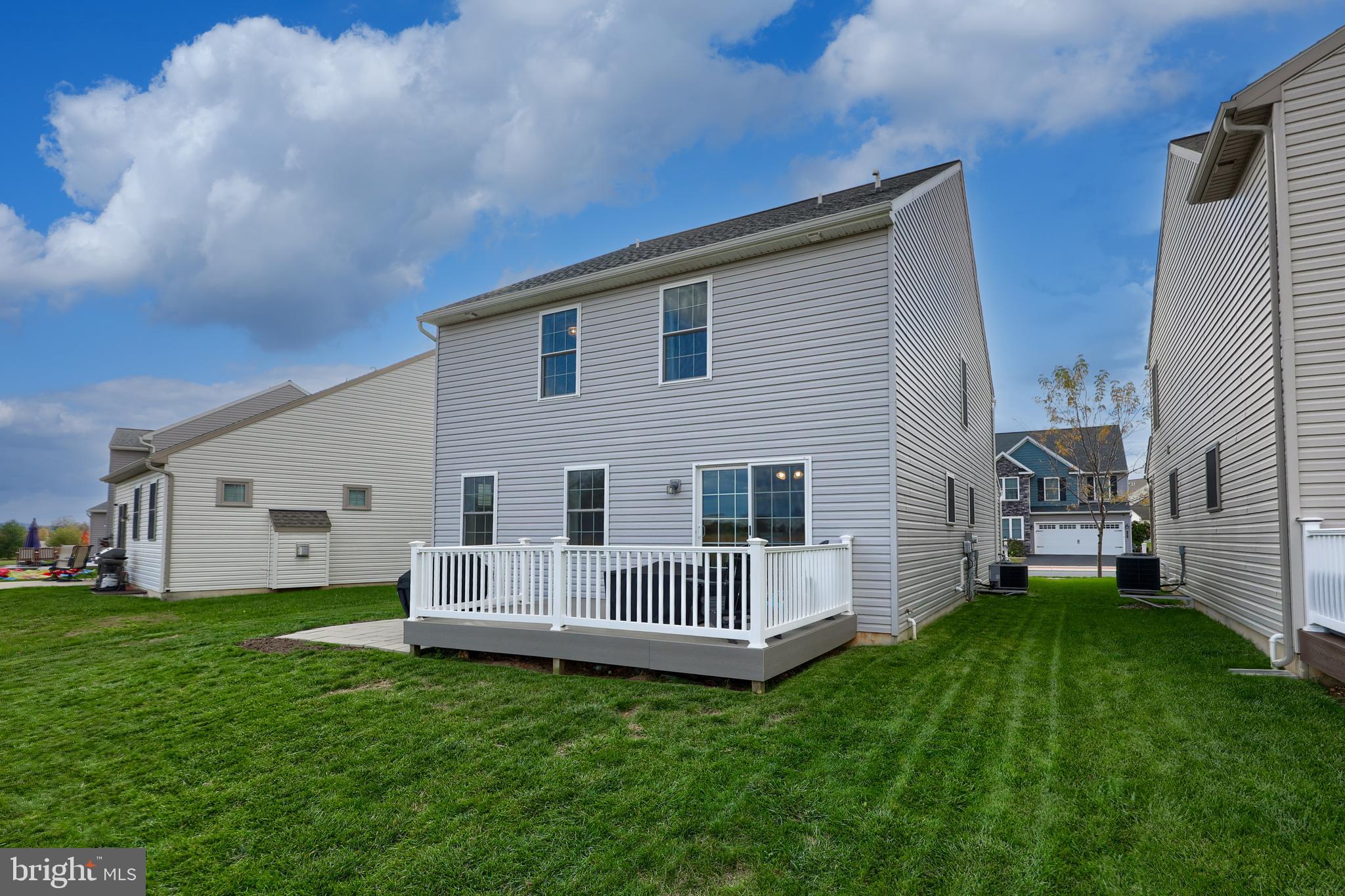 ELM TREE - Residential