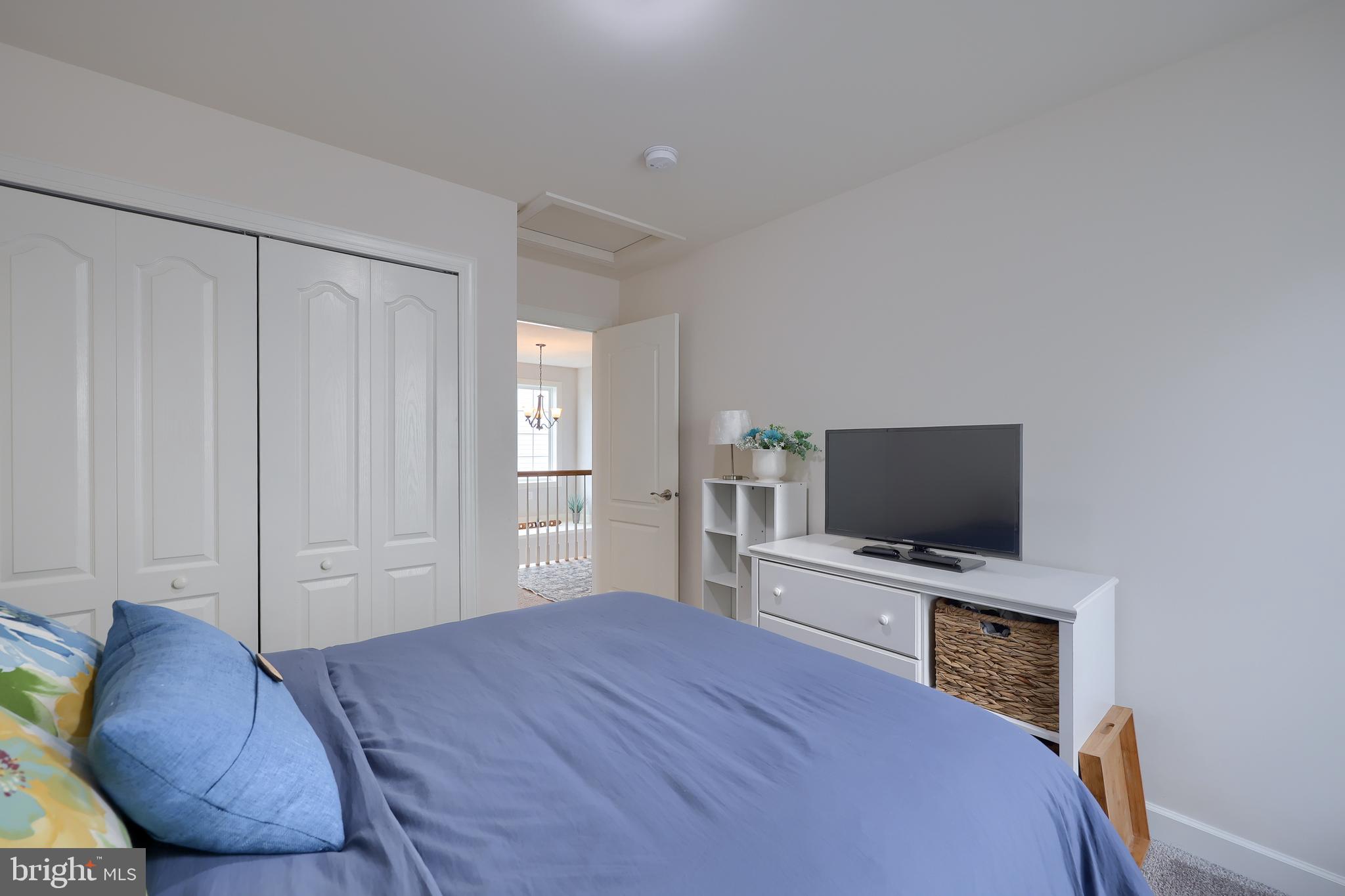 ELM TREE - Residential