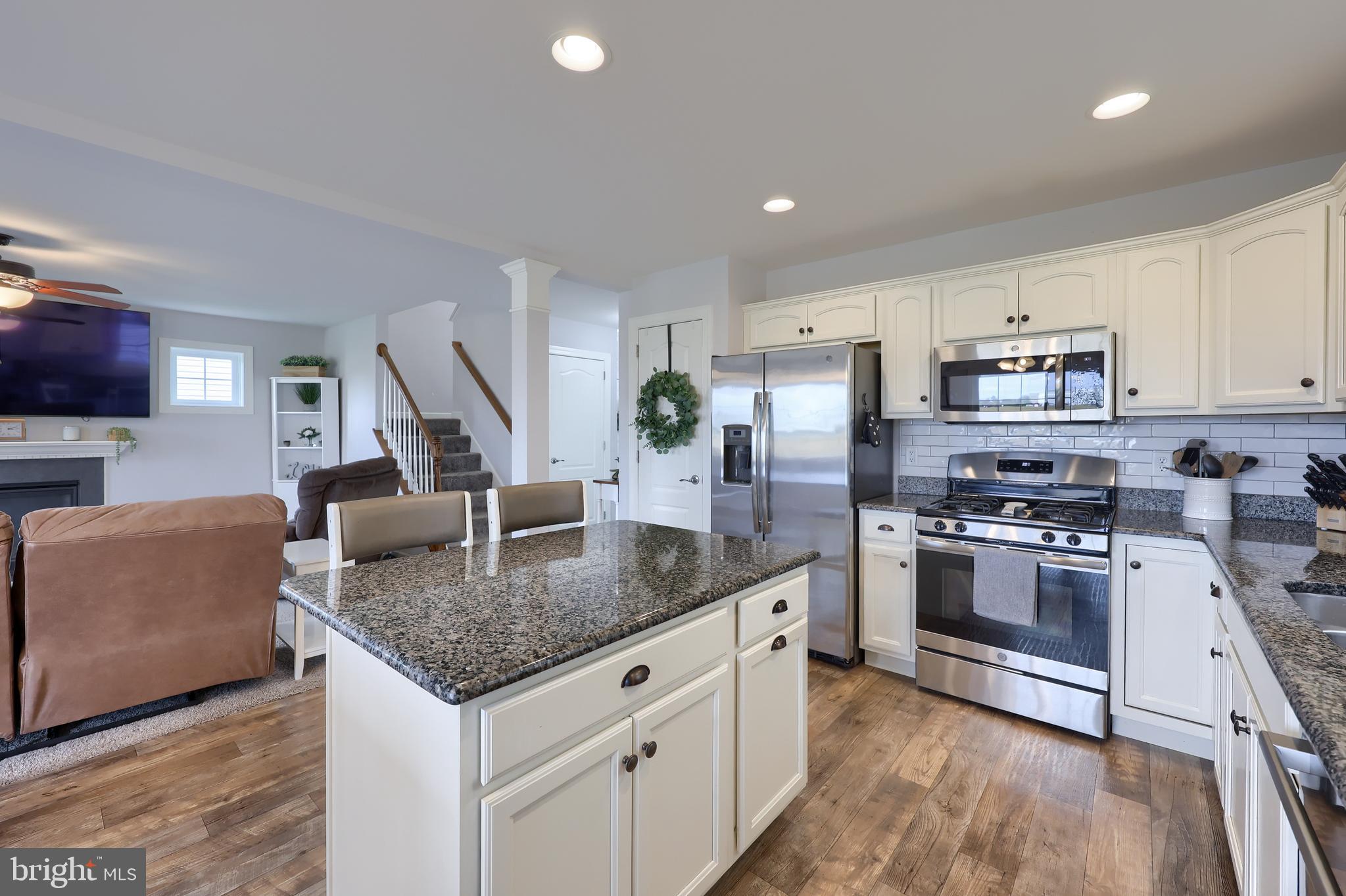 ELM TREE - Residential