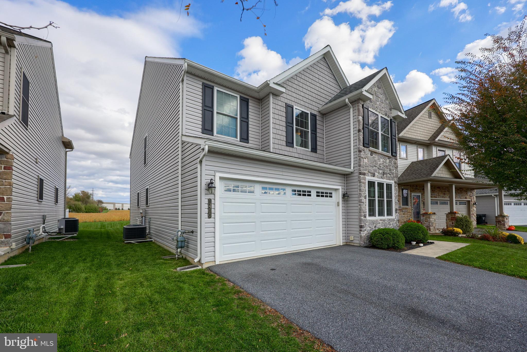 ELM TREE - Residential