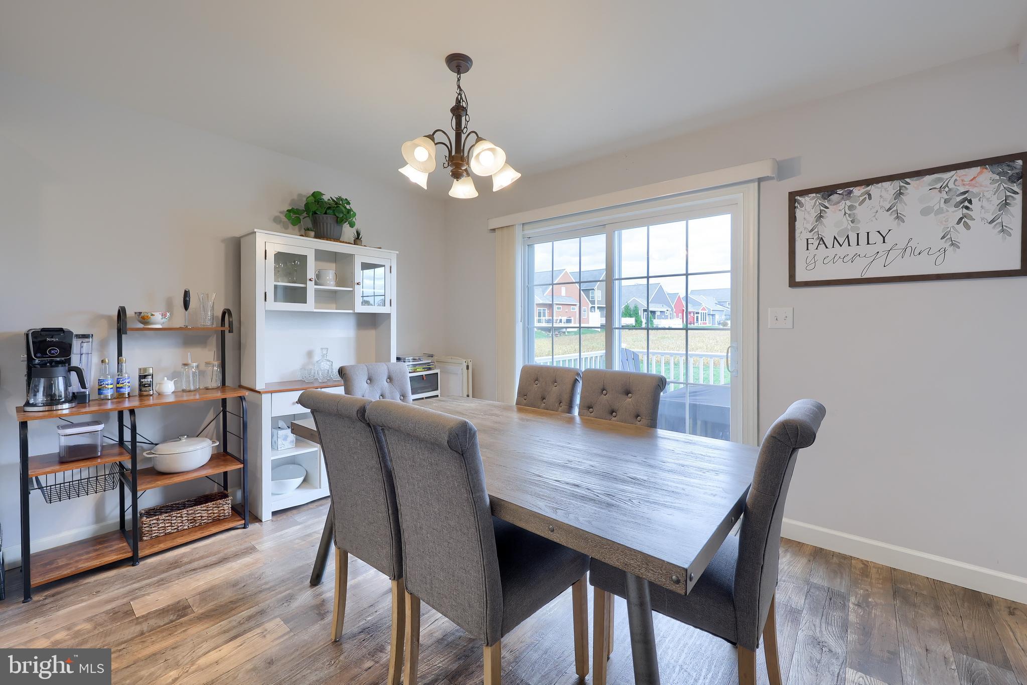 ELM TREE - Residential