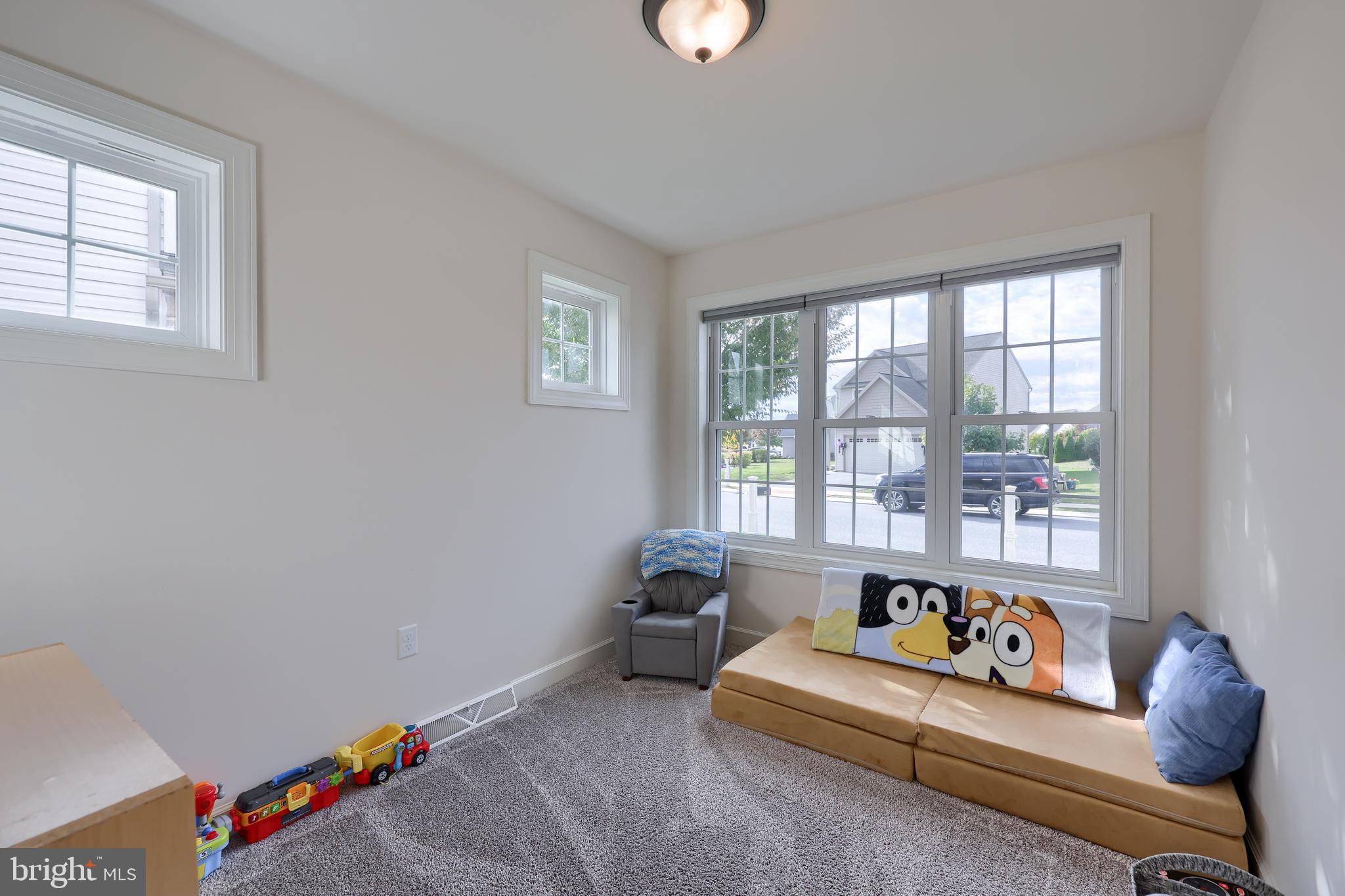 ELM TREE - Residential