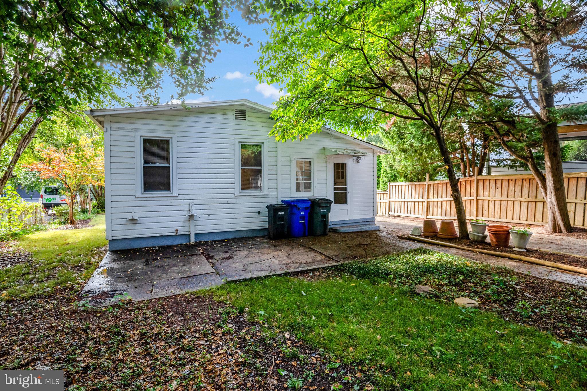 LYON VILLAGE - Residential