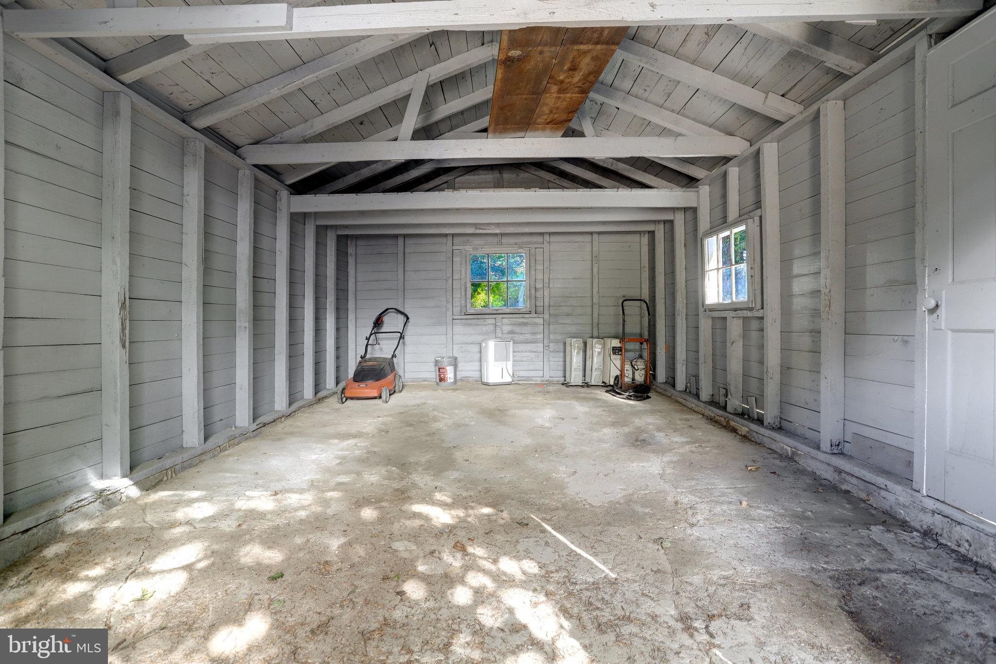 LYON VILLAGE - Residential