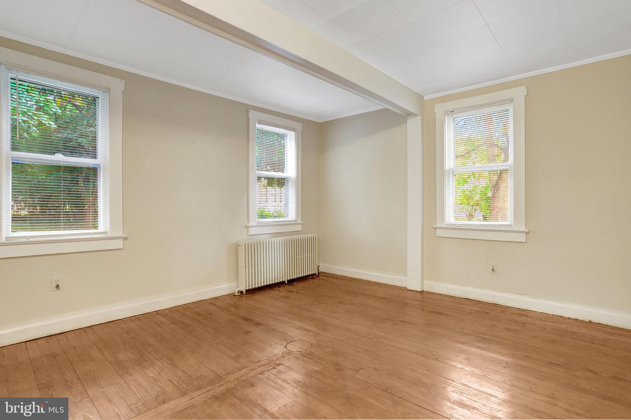 LYON VILLAGE - Residential