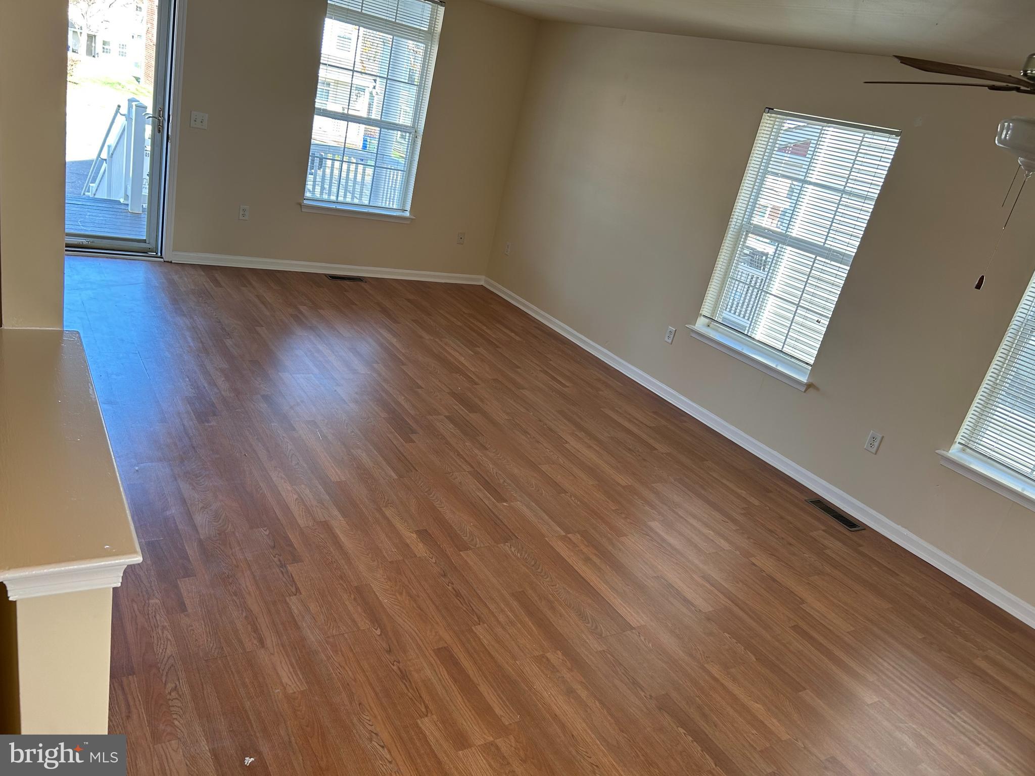 GATEWAY CROSSING - Residential Lease