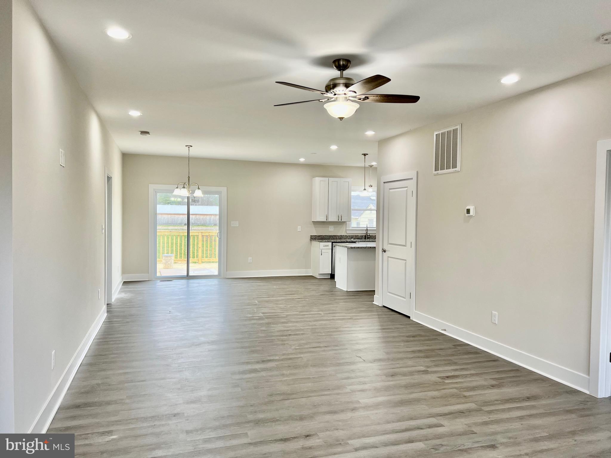 GLEBE HARBOR - Residential