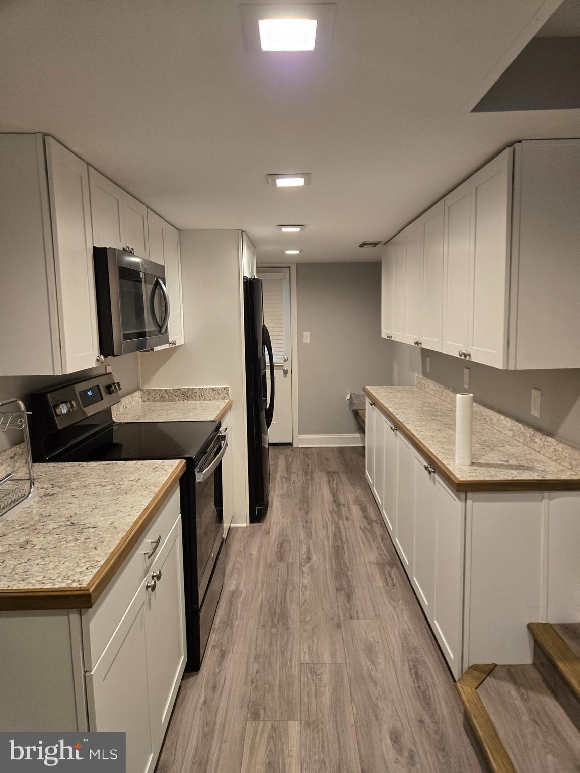 HOLLYWOOD - Residential Lease