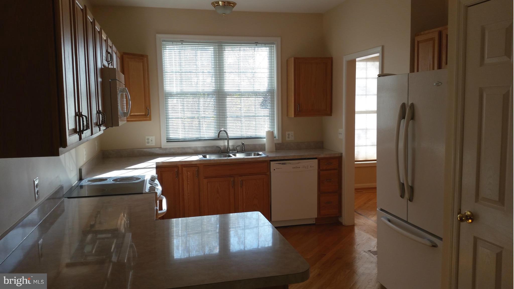 REDWOOD LAKES - Residential Lease