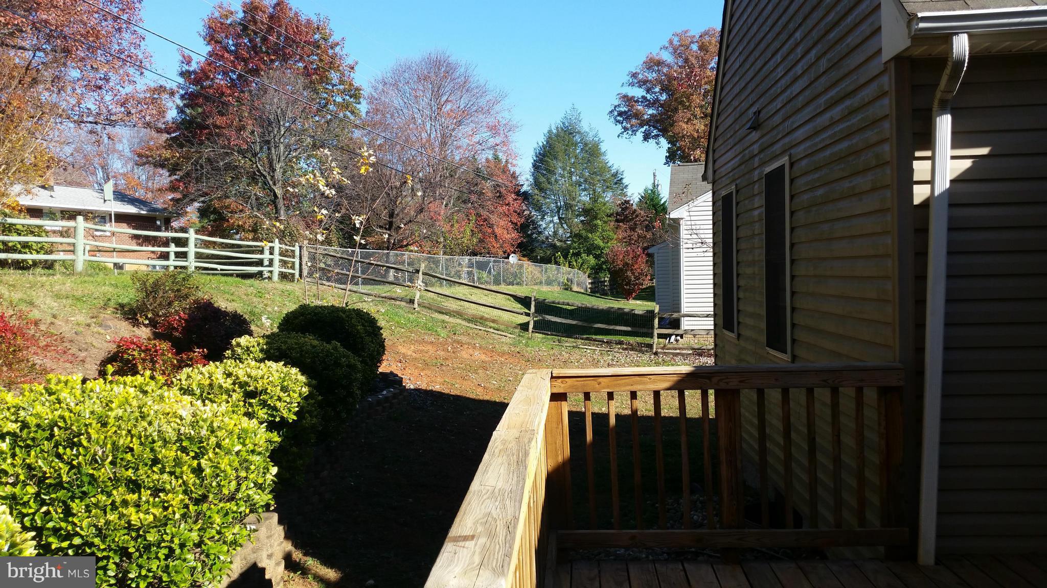 REDWOOD LAKES - Residential Lease