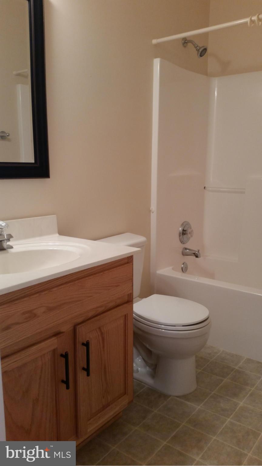 REDWOOD LAKES - Residential Lease