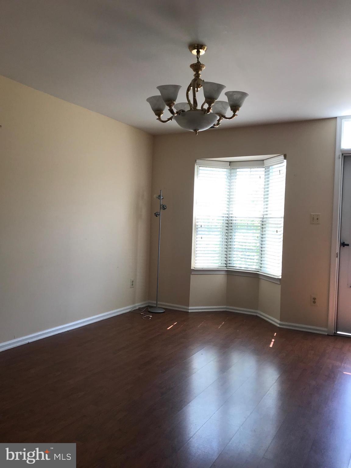 WOODLAWN MEWS - Residential Lease