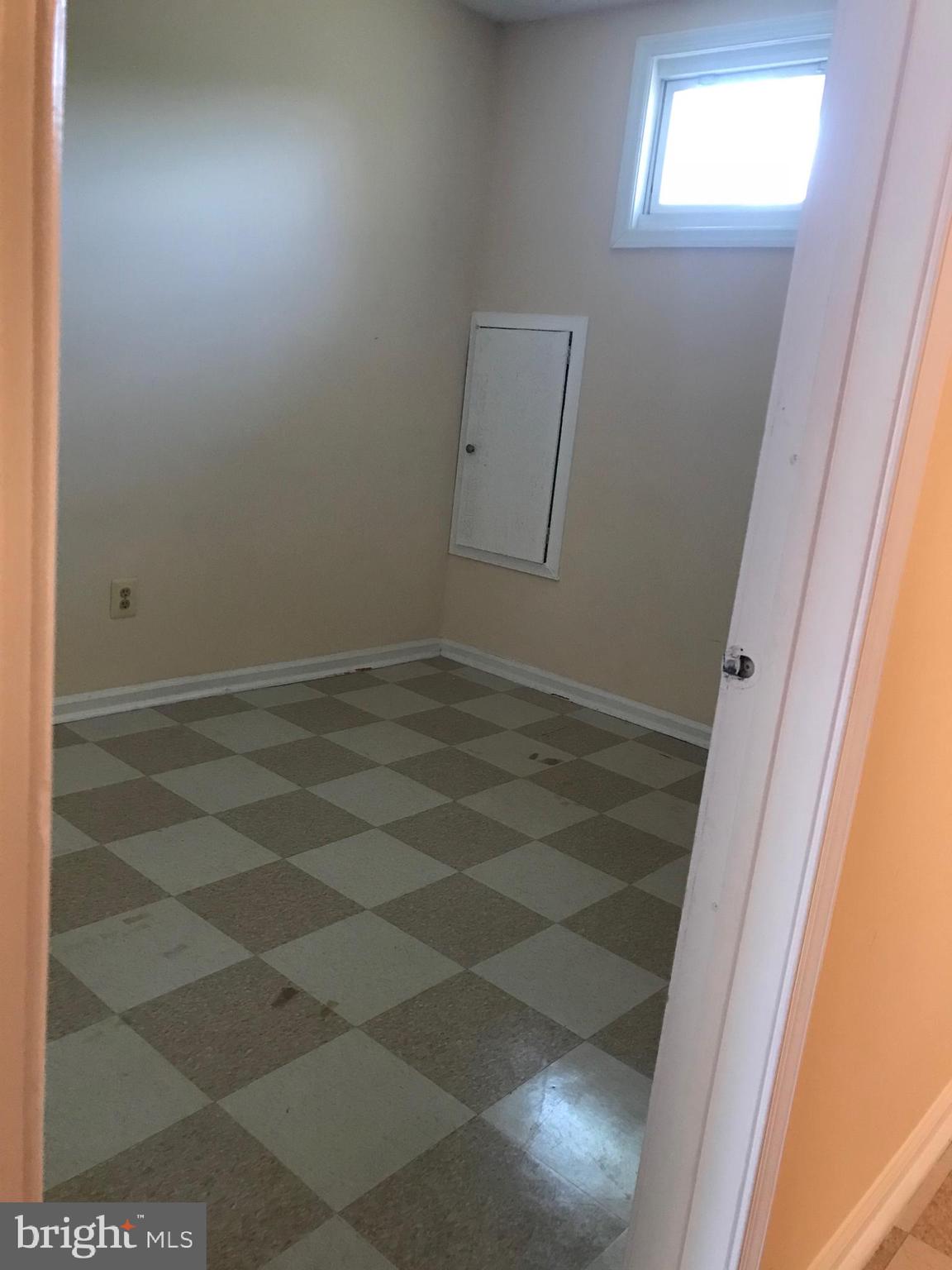 WOODLAWN MEWS - Residential Lease