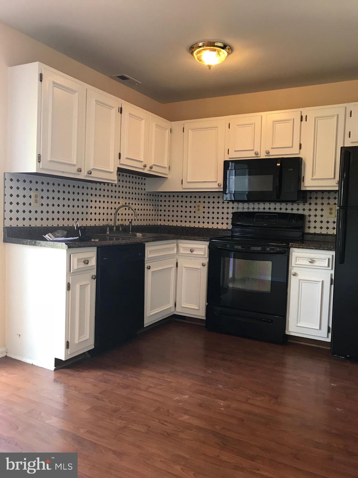 WOODLAWN MEWS - Residential Lease