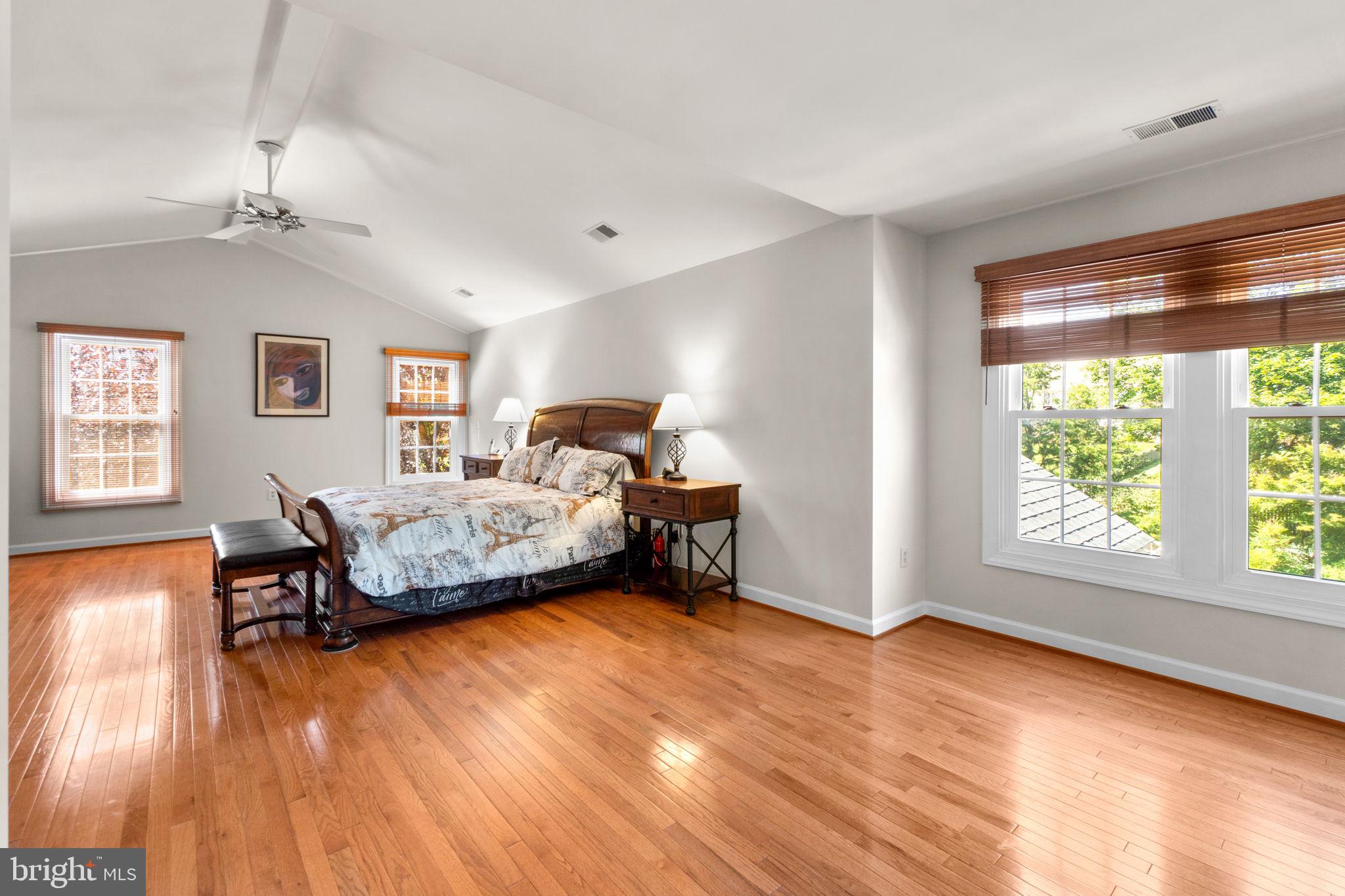 BURLEIGH MANOR - Residential