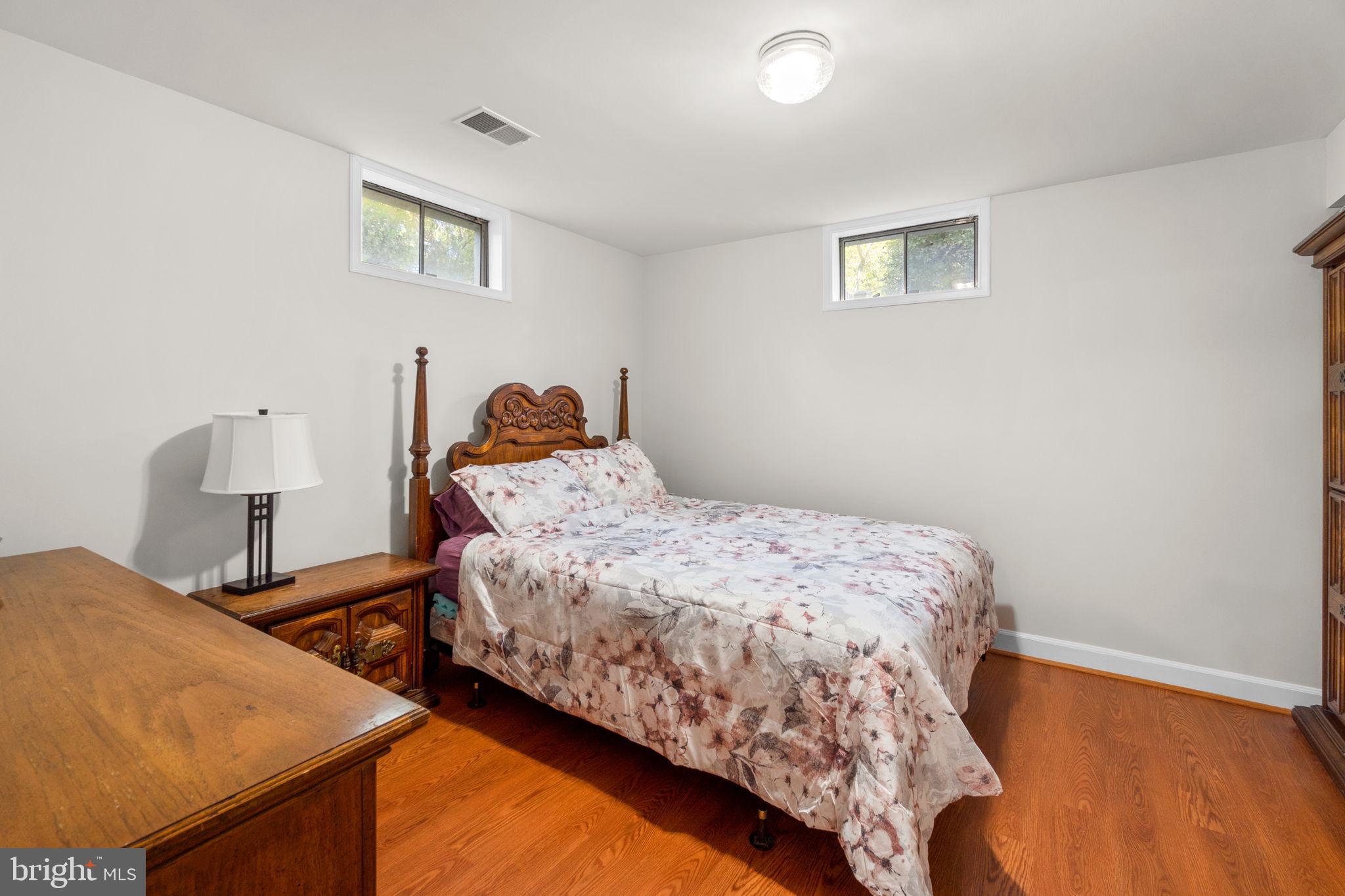 BURLEIGH MANOR - Residential