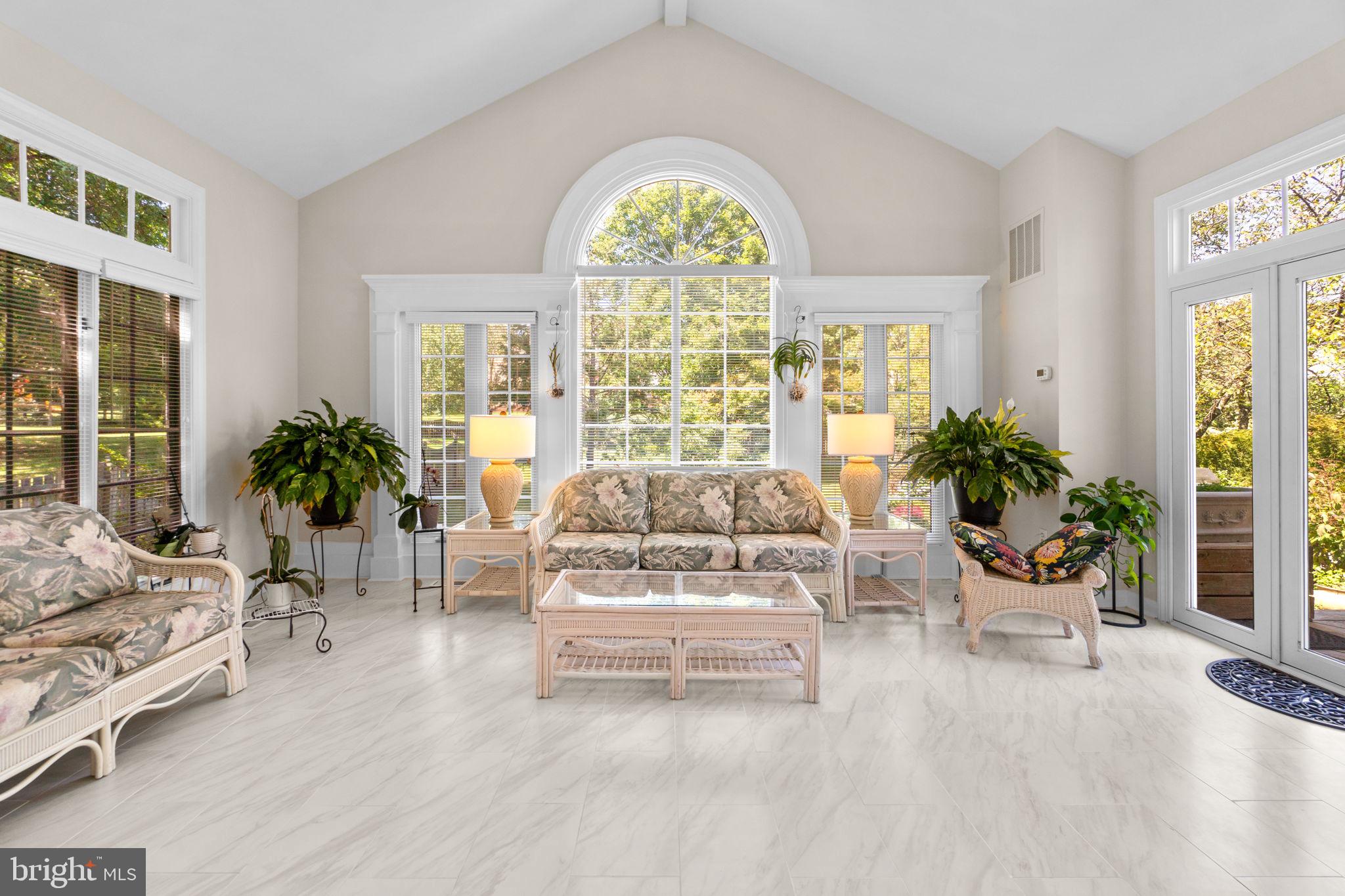 BURLEIGH MANOR - Residential