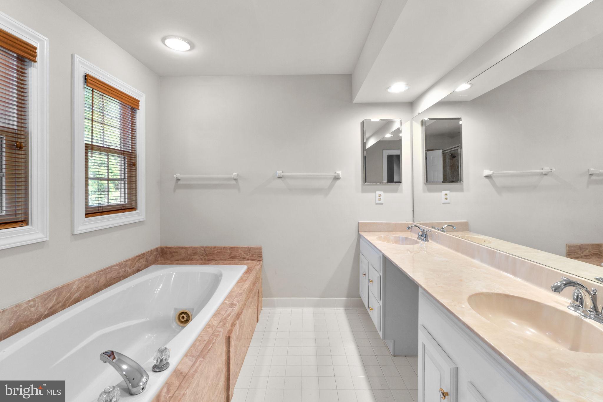 BURLEIGH MANOR - Residential