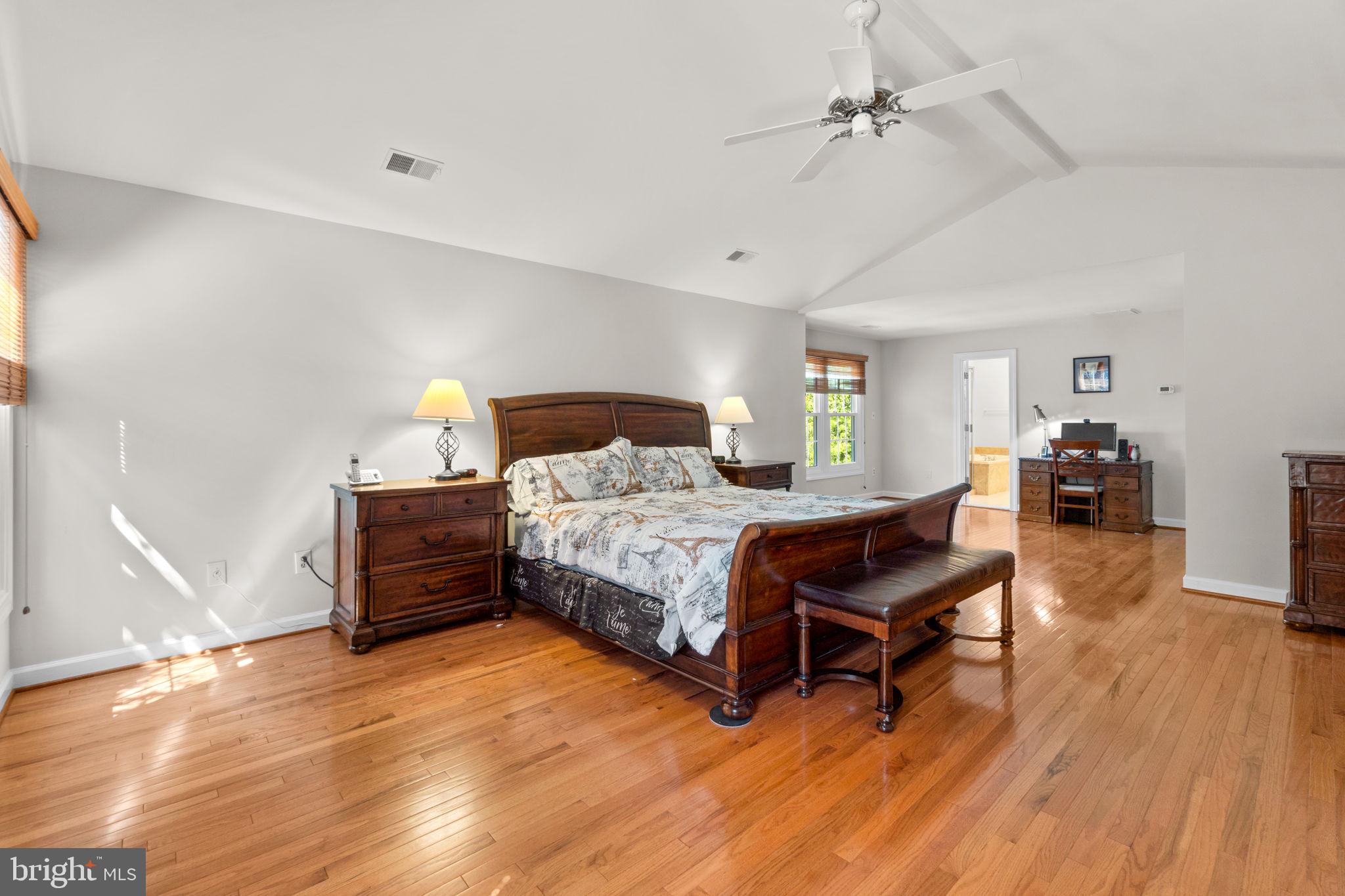 BURLEIGH MANOR - Residential