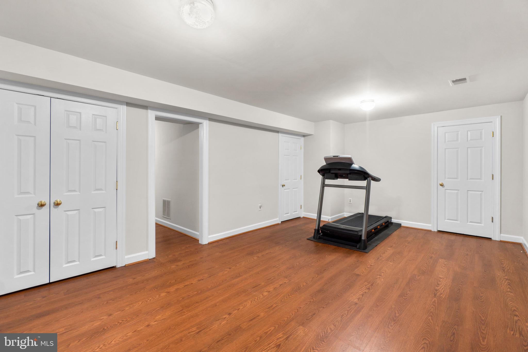 BURLEIGH MANOR - Residential