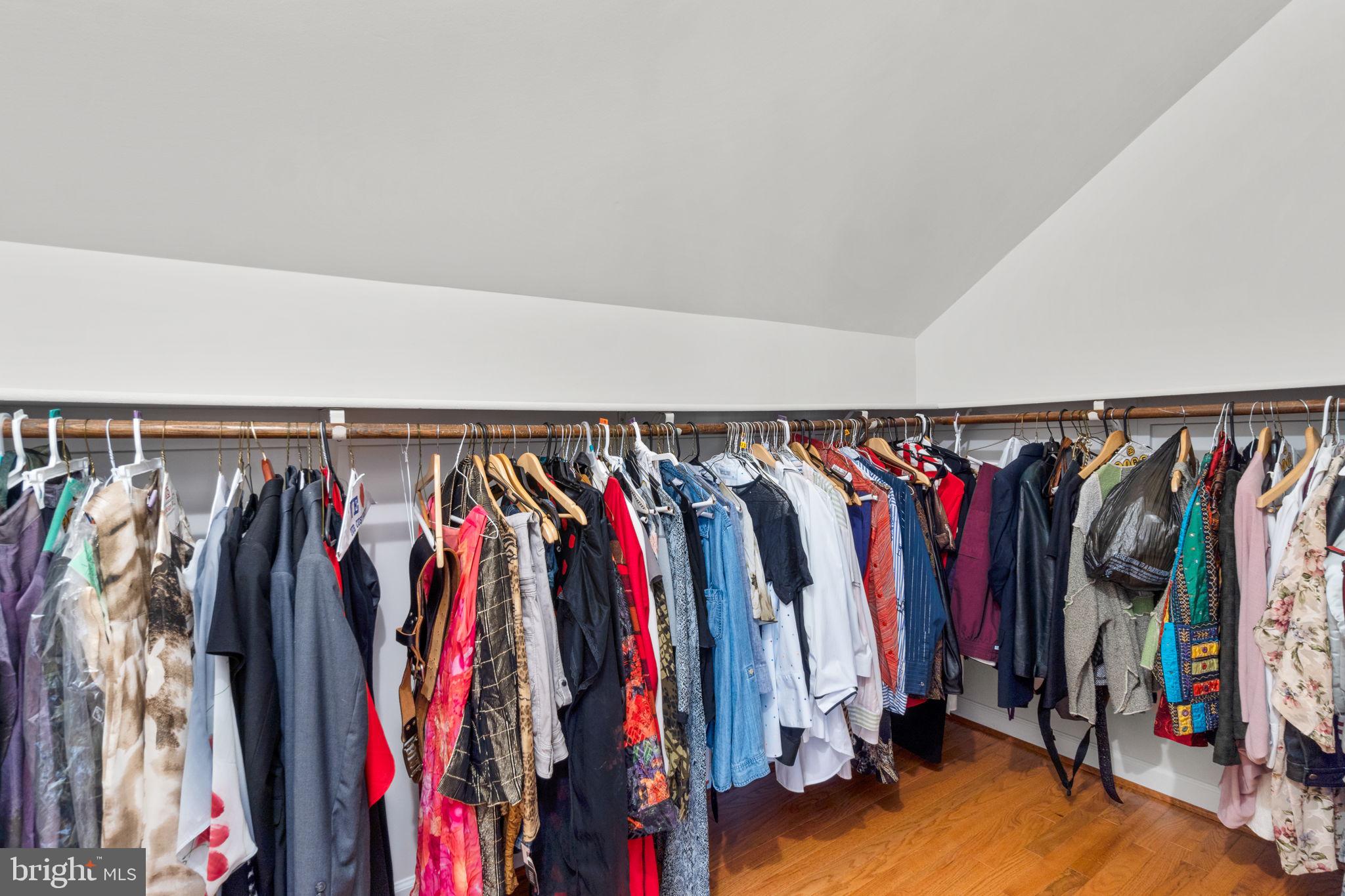 BURLEIGH MANOR - Residential