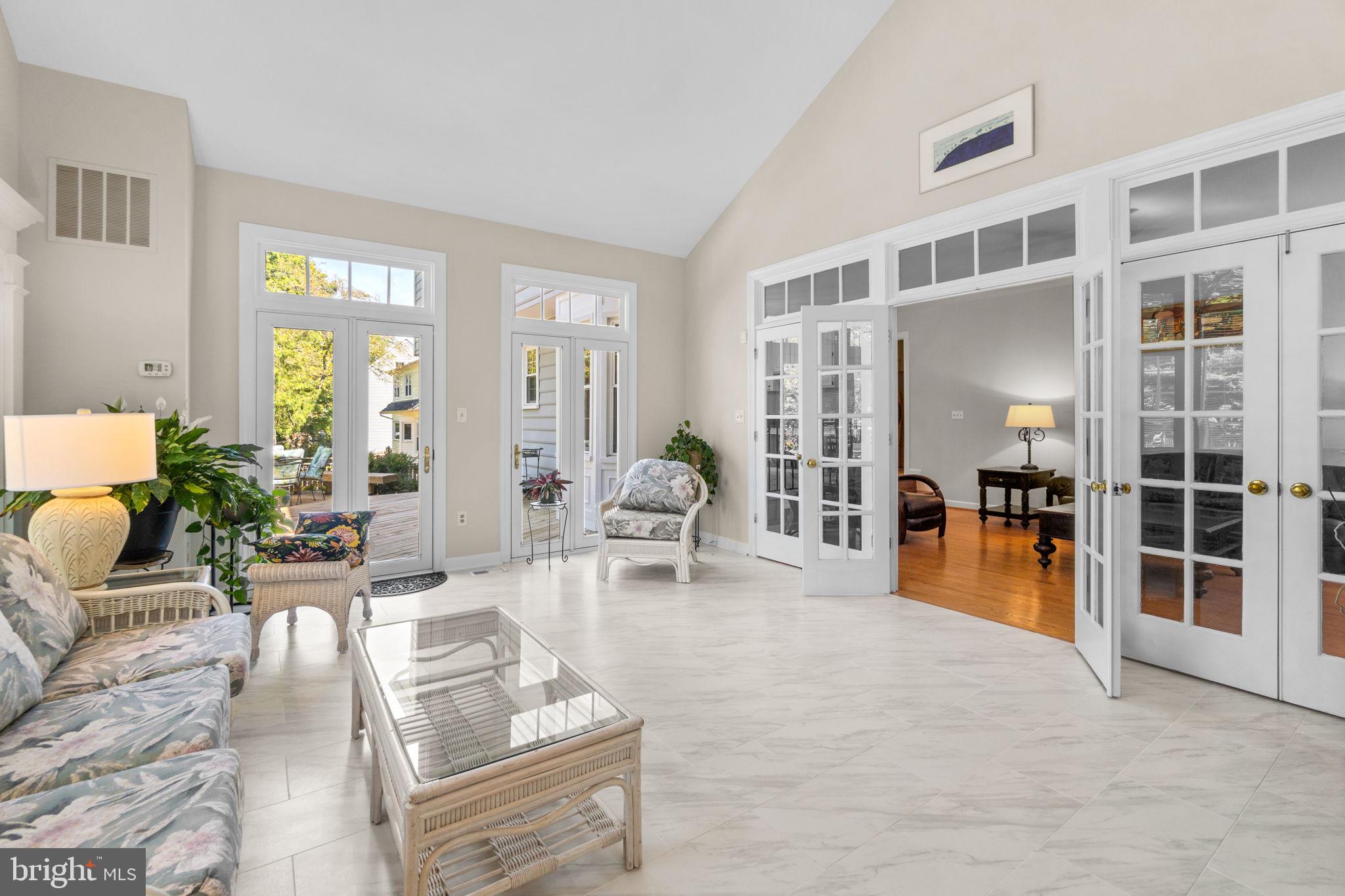 BURLEIGH MANOR - Residential