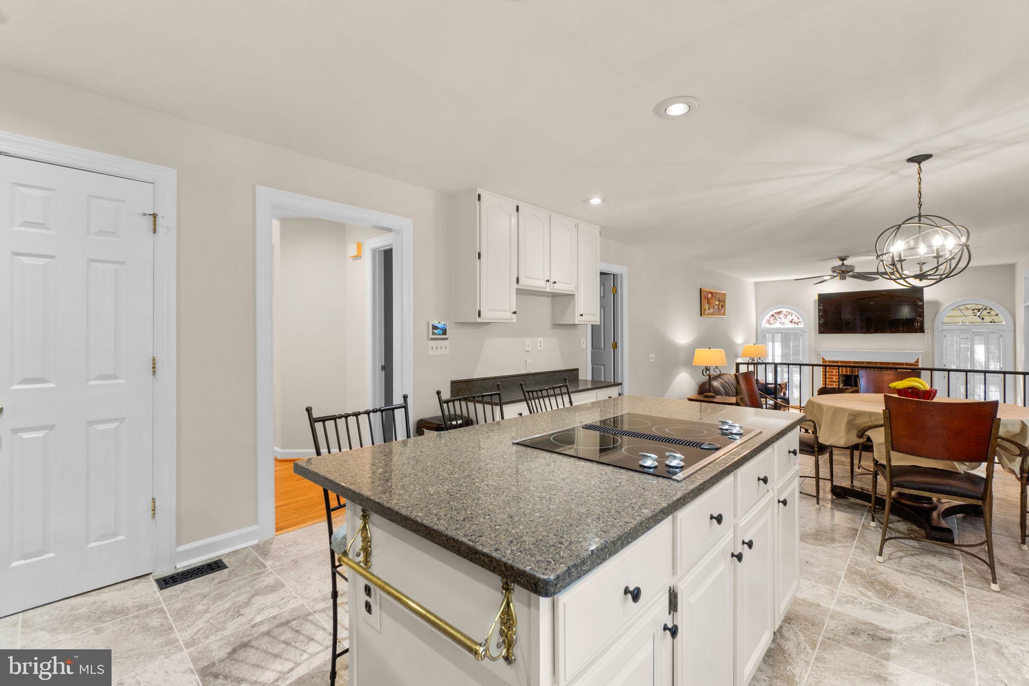 BURLEIGH MANOR - Residential