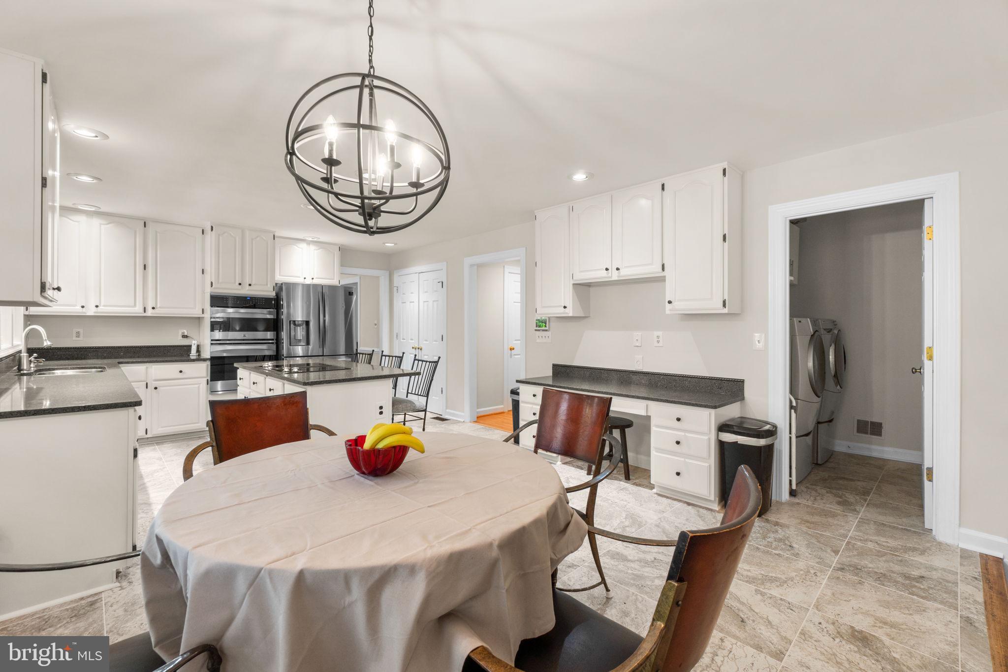 BURLEIGH MANOR - Residential