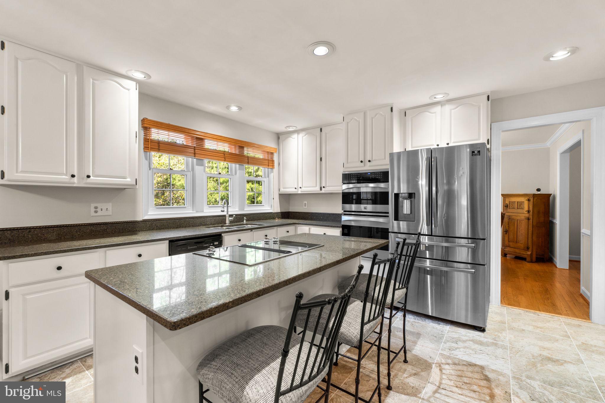 BURLEIGH MANOR - Residential