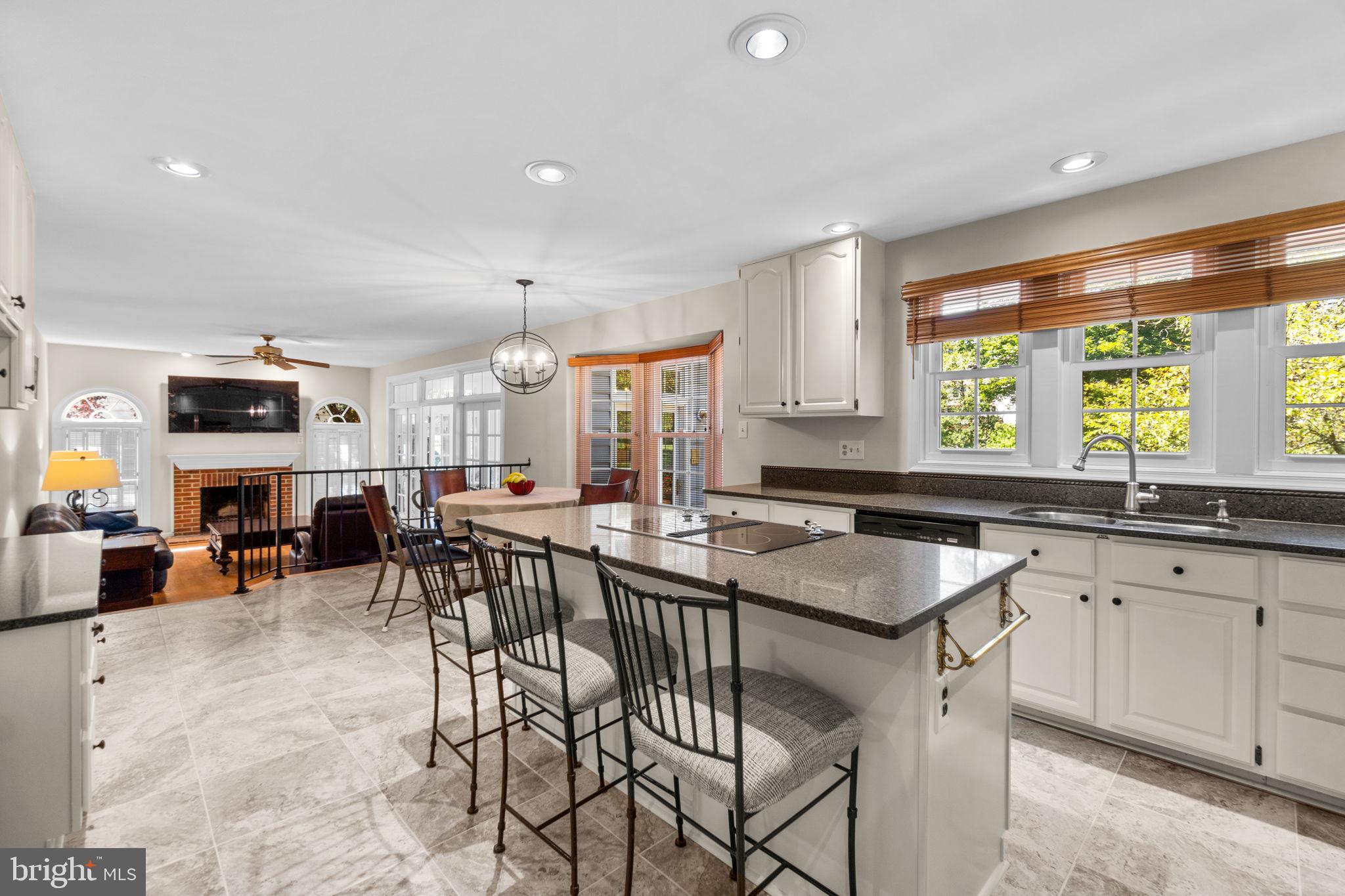 BURLEIGH MANOR - Residential