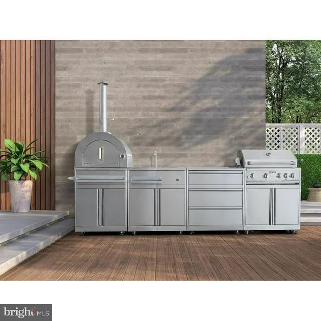 LEWIS PARK - Residential