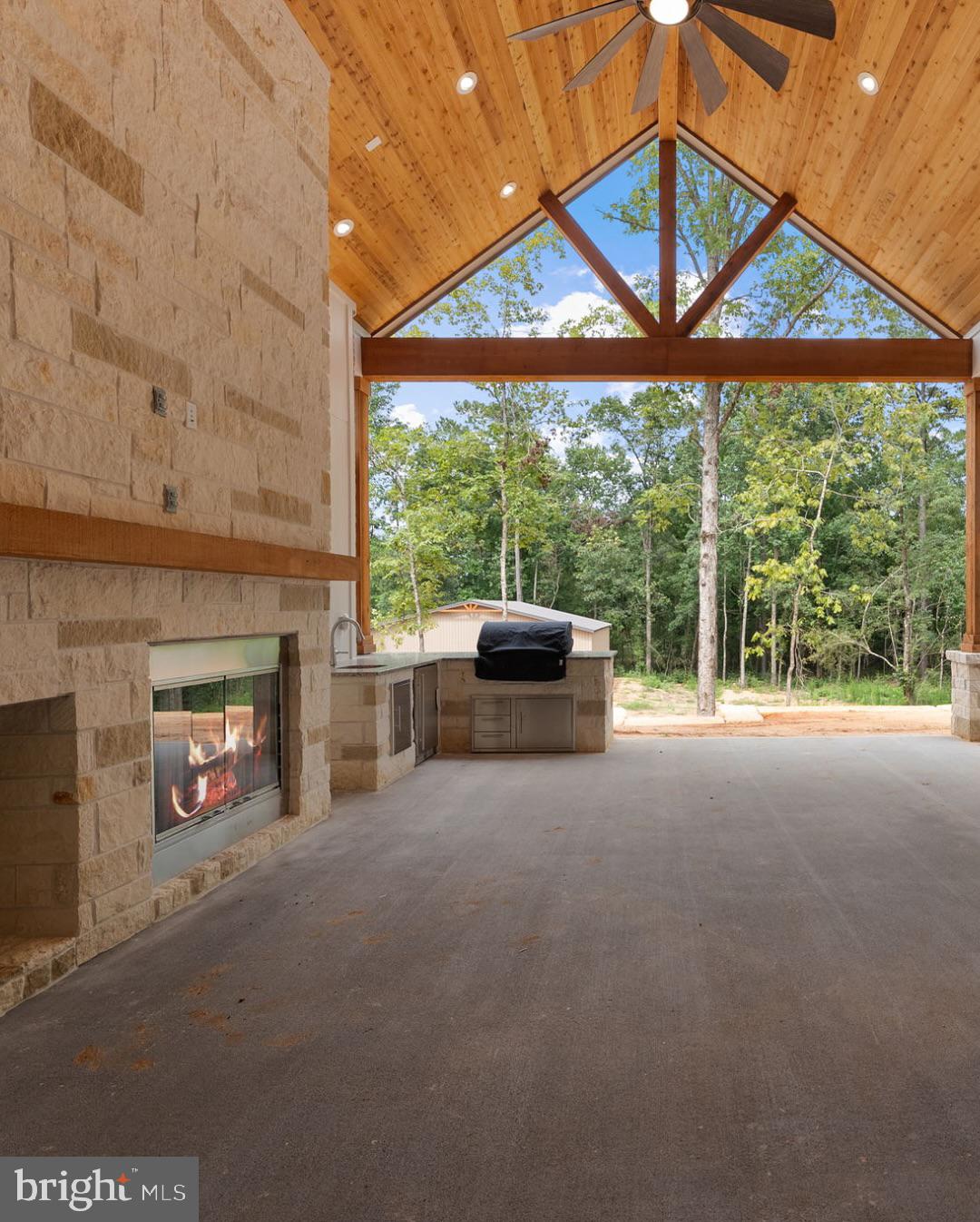 LEWIS PARK - Residential