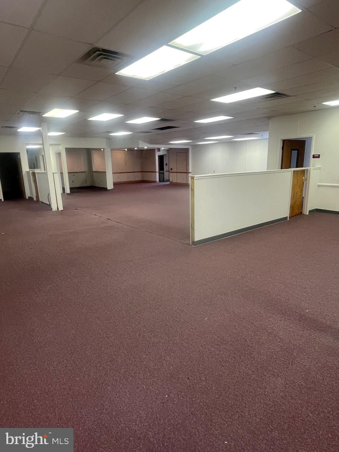 1200 VETERANS HIGHWAY G - WING