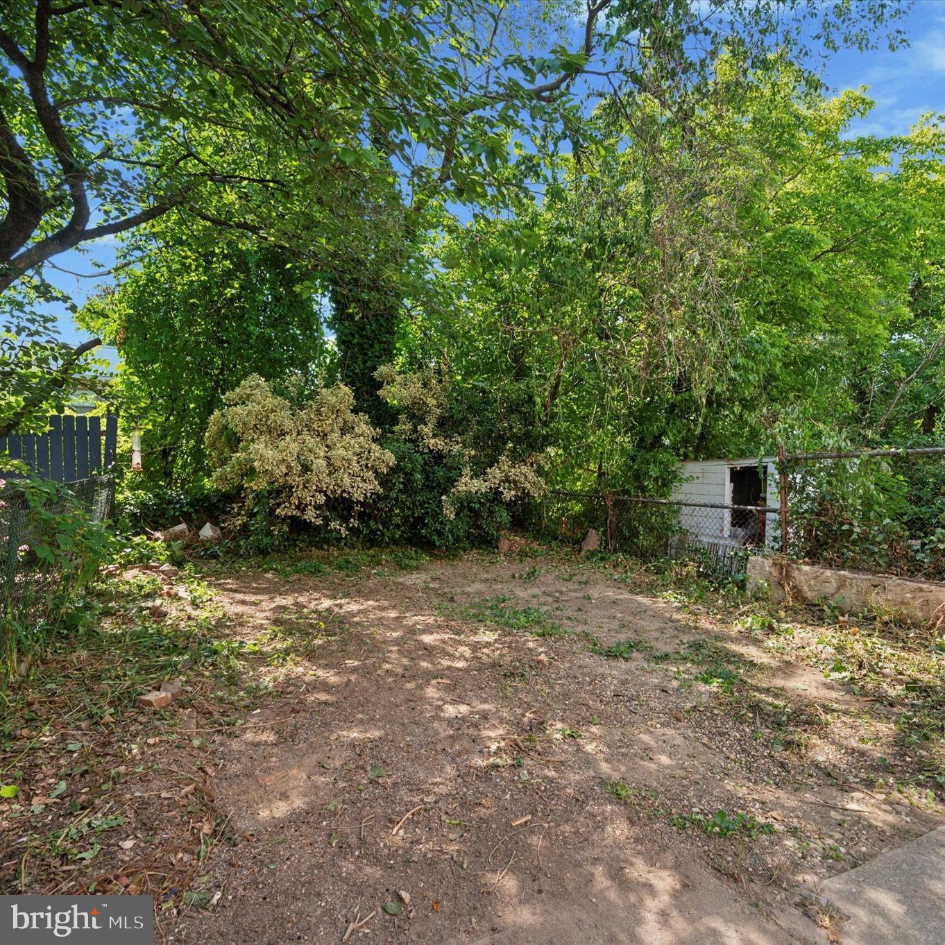 EAST FALLS - Residential