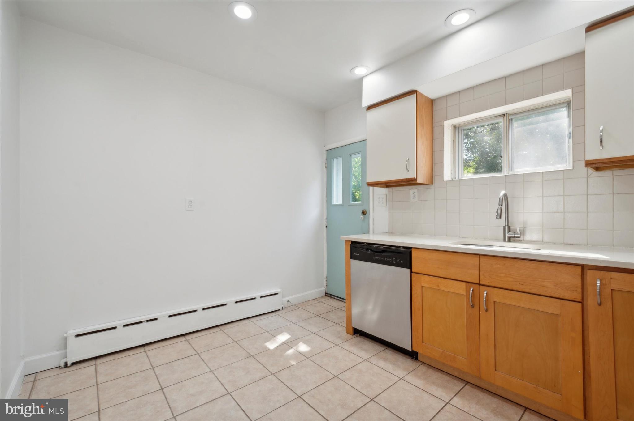 EAST FALLS - Residential