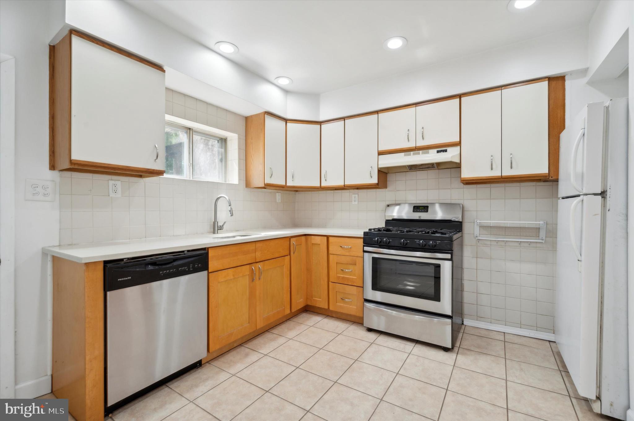 EAST FALLS - Residential