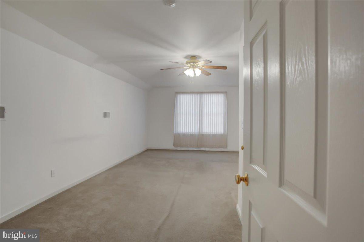 HUNTERS CHASE - Residential