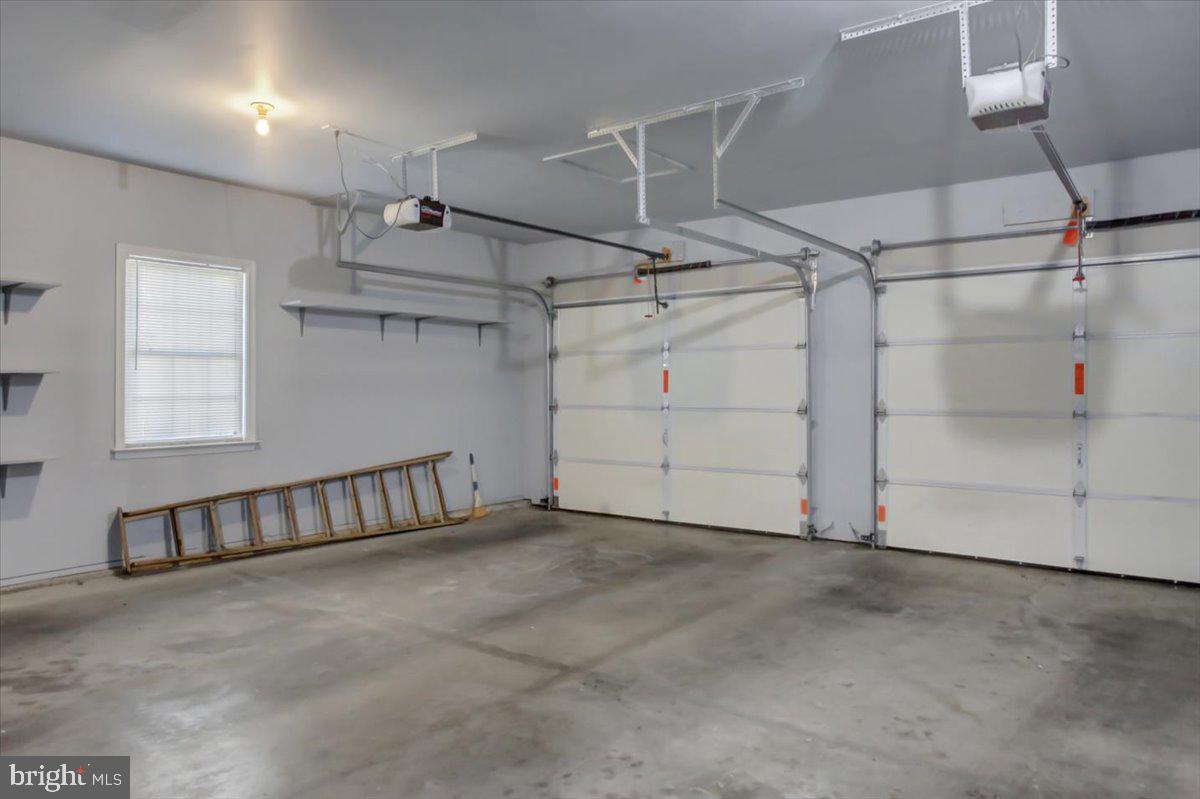 HUNTERS CHASE - Residential