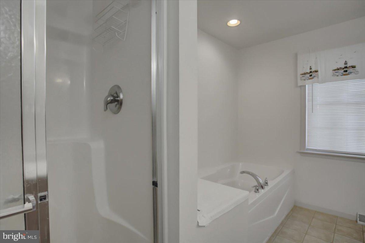 HUNTERS CHASE - Residential