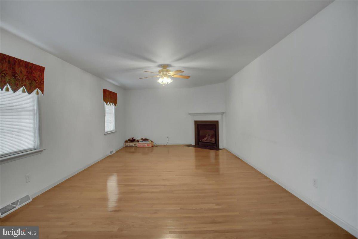 HUNTERS CHASE - Residential