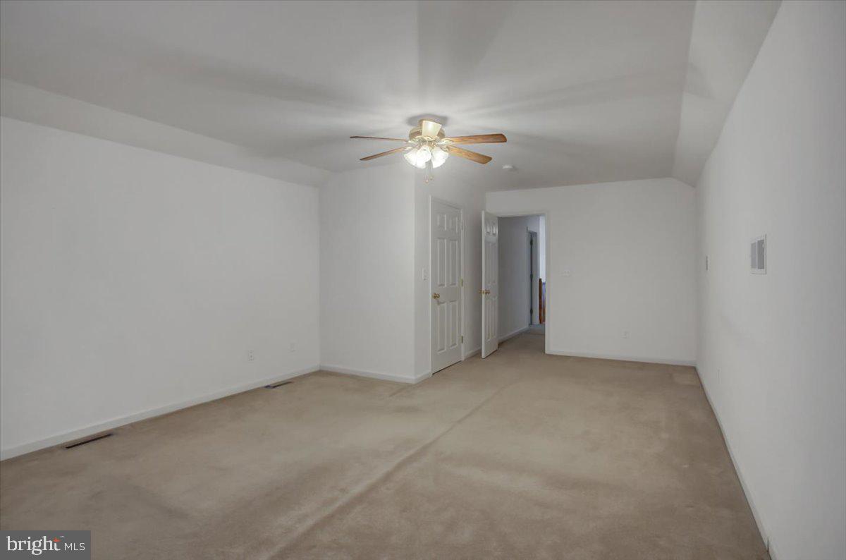 HUNTERS CHASE - Residential