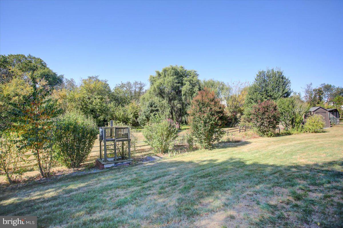 HUNTERS CHASE - Residential