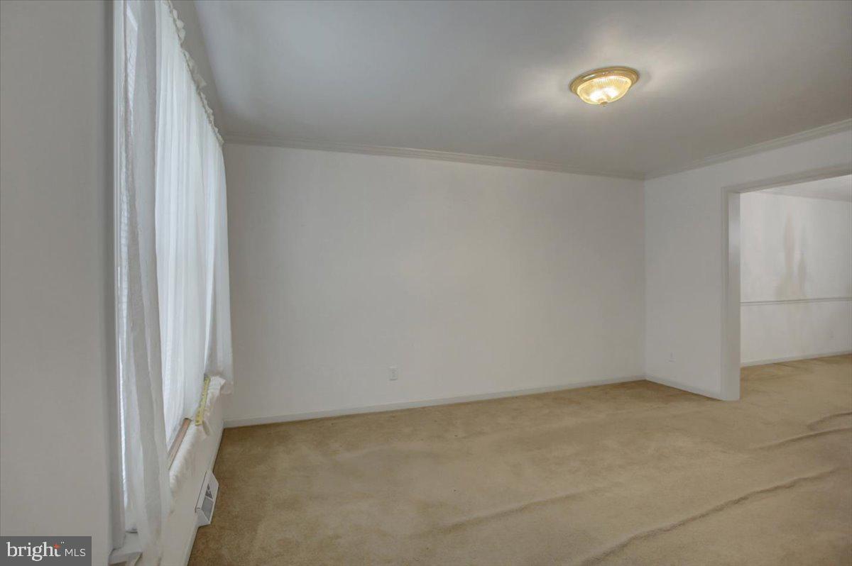 HUNTERS CHASE - Residential