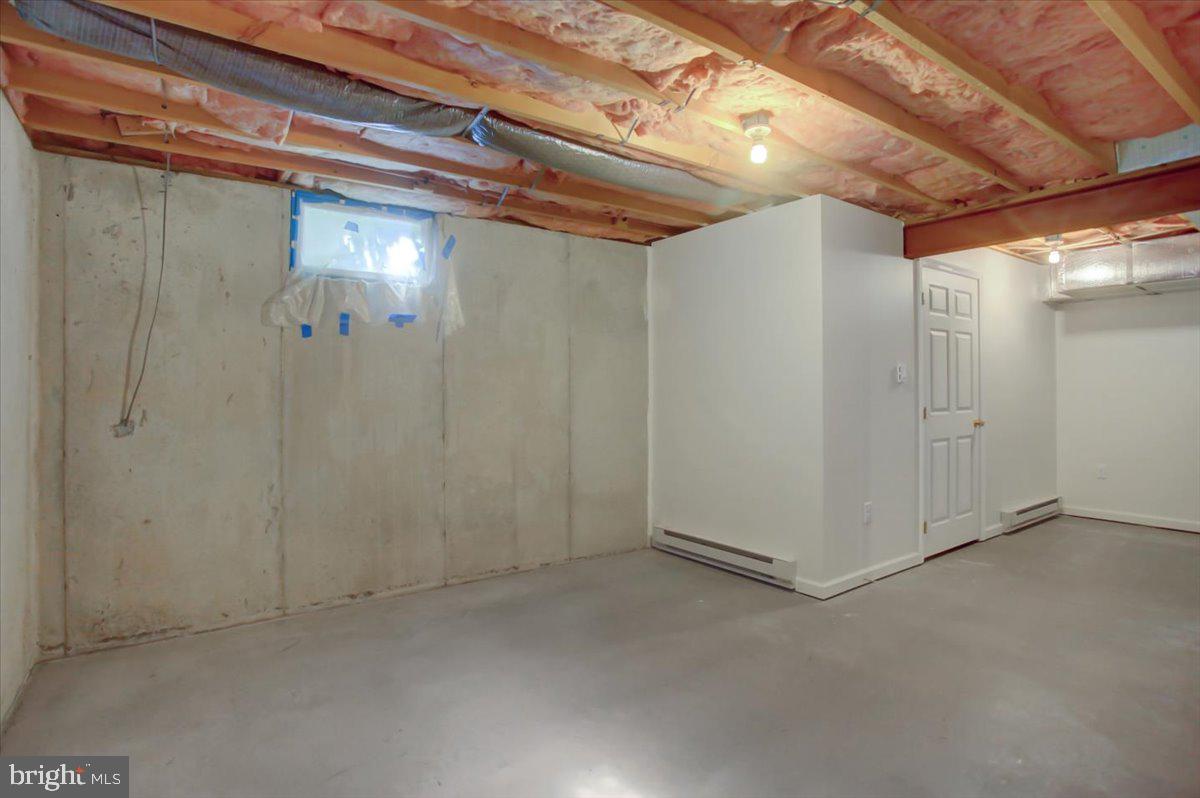 HUNTERS CHASE - Residential