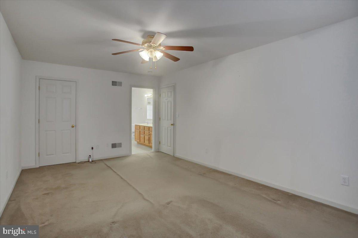 HUNTERS CHASE - Residential