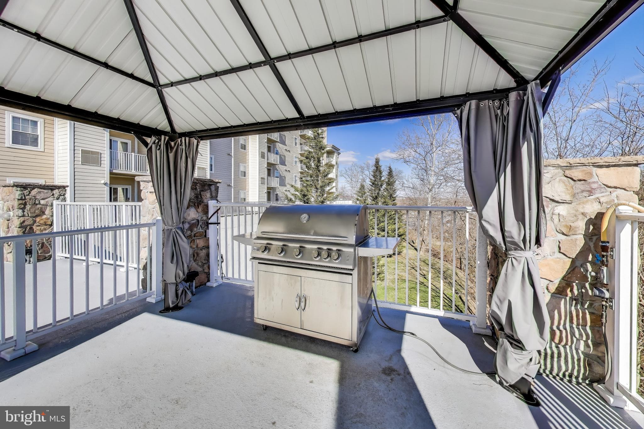 ISABELLA AT MONTICELLO MEWS - Residential