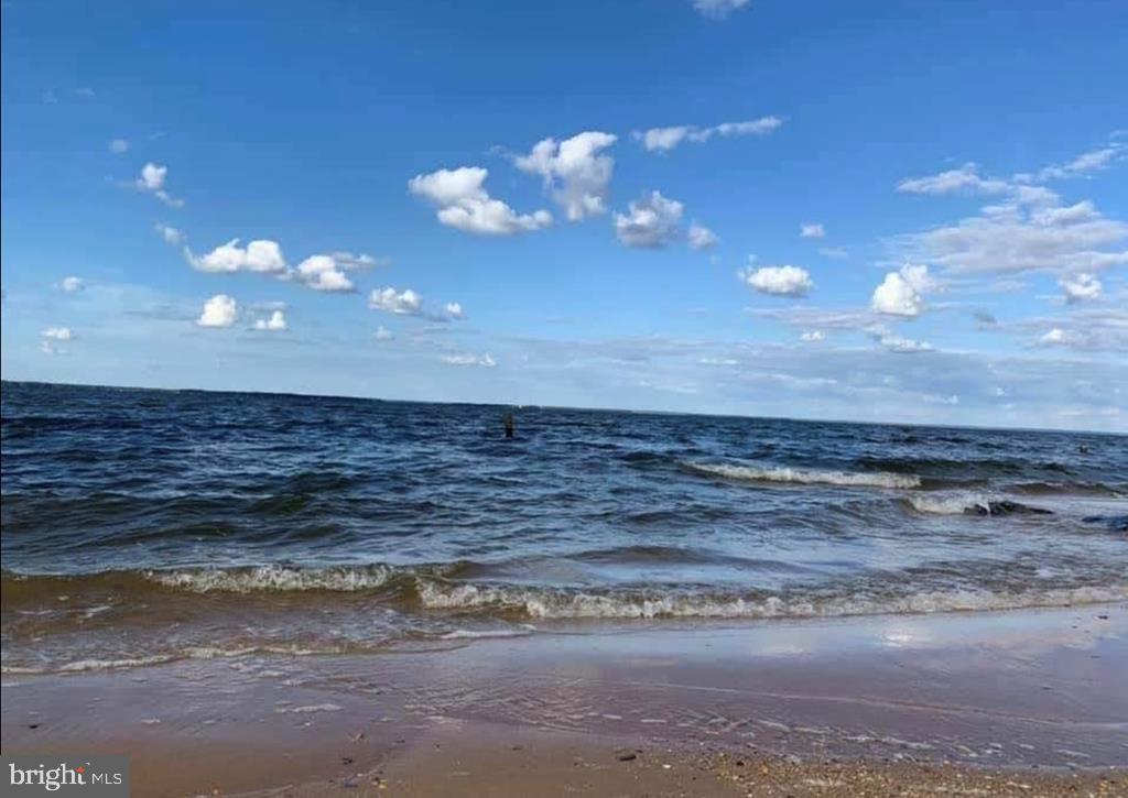 STRATFORD HARBOUR - Land