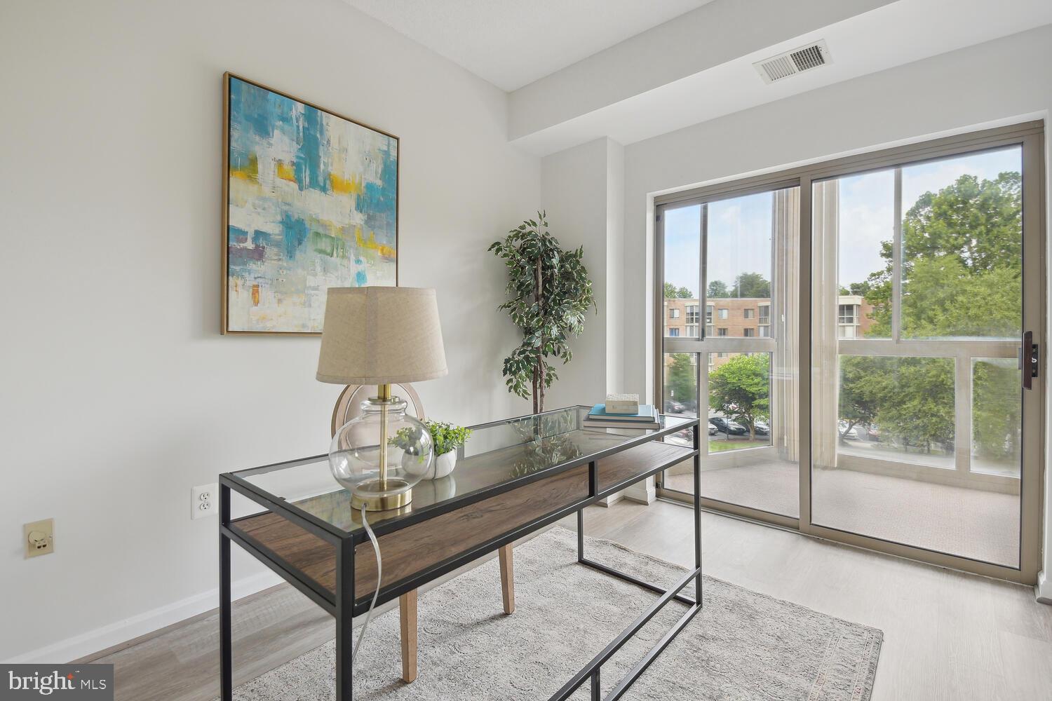 TURNBERRY COURTS AT LEIS - Residential