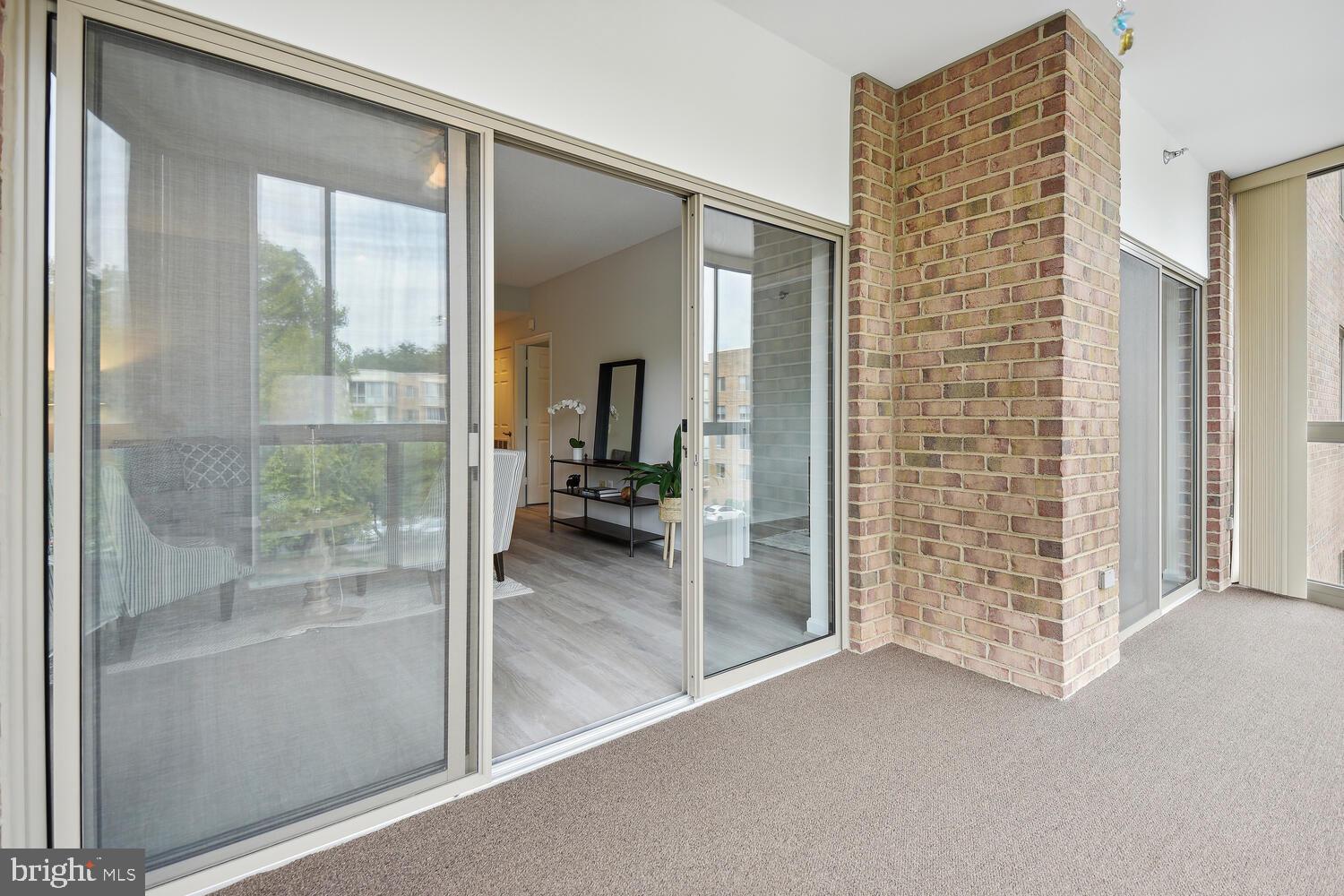 TURNBERRY COURTS AT LEIS - Residential