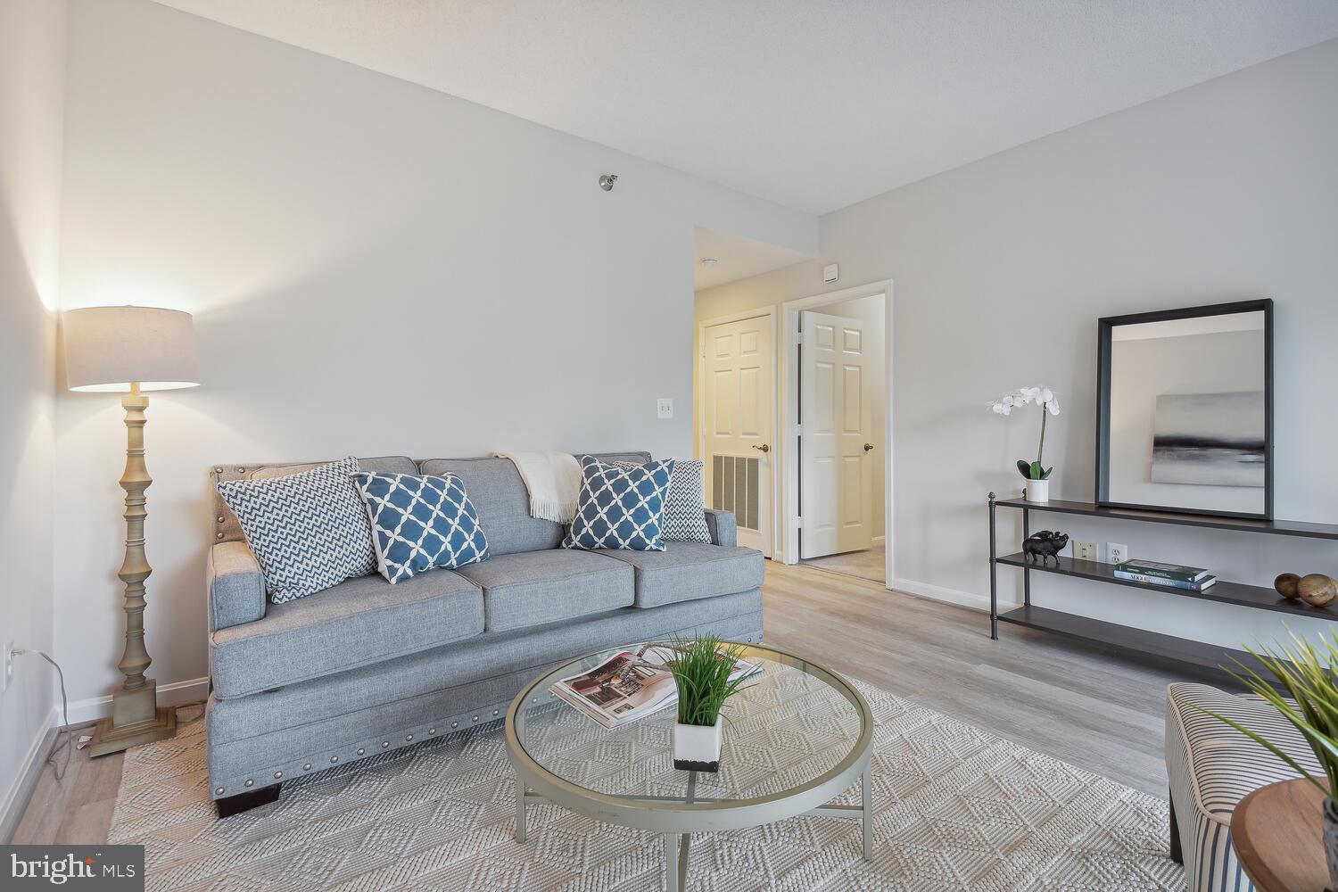 TURNBERRY COURTS AT LEIS - Residential